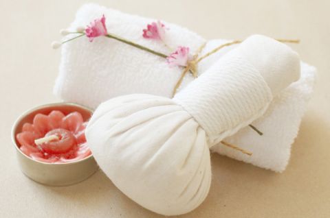 Kruidenstempel Massage